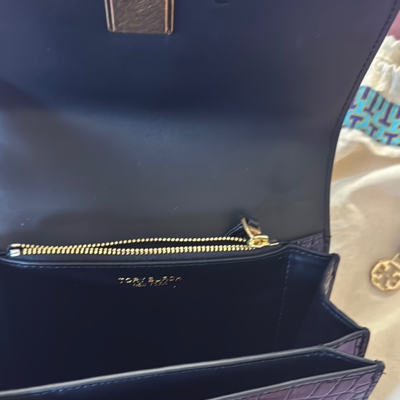 Tory Burch Black and Gold Crossbody Bag with Chain Strap - Picture 6 of 8